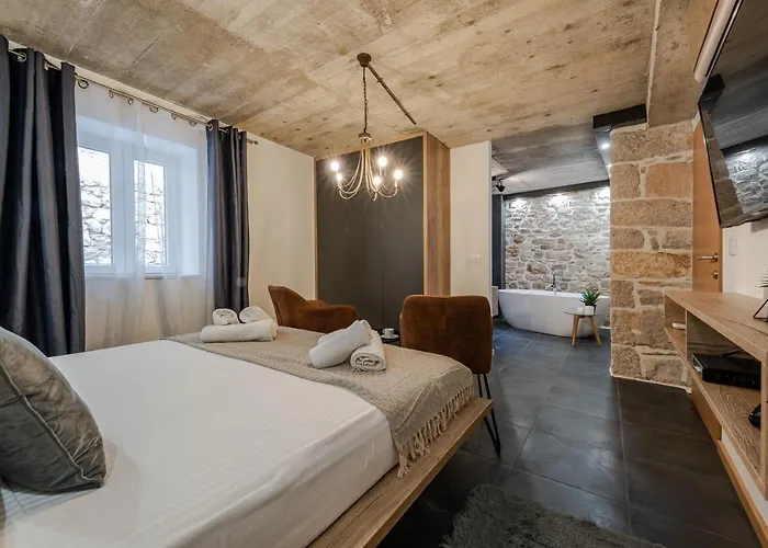 Planita Dalmacija * Novigrad (Dalmatia)